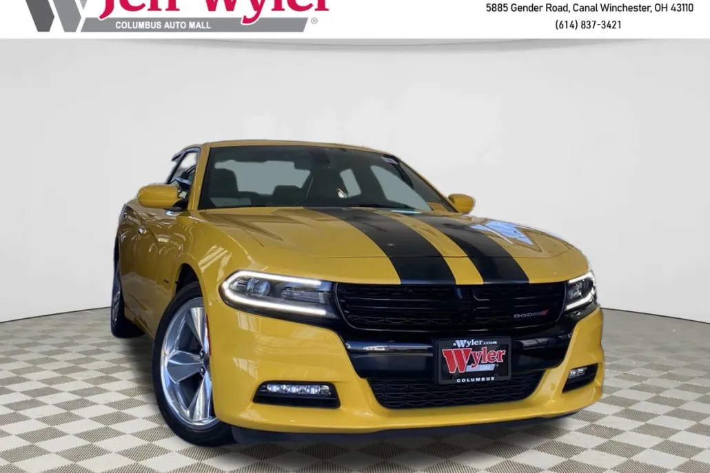 2017 Dodge Charger R/T photo 1