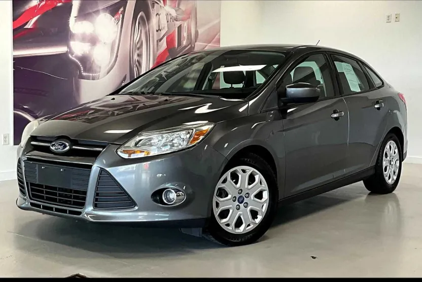 2012 Ford Focus SE photo 1