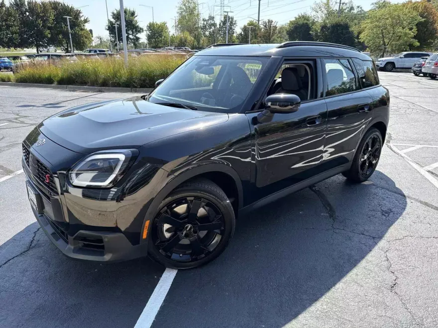 2025 Mini Cooper ALL4 Signature photo 1