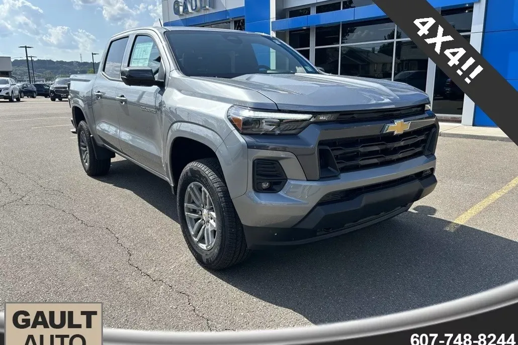 2025 Chevrolet Colorado Work Truck LT photo 1