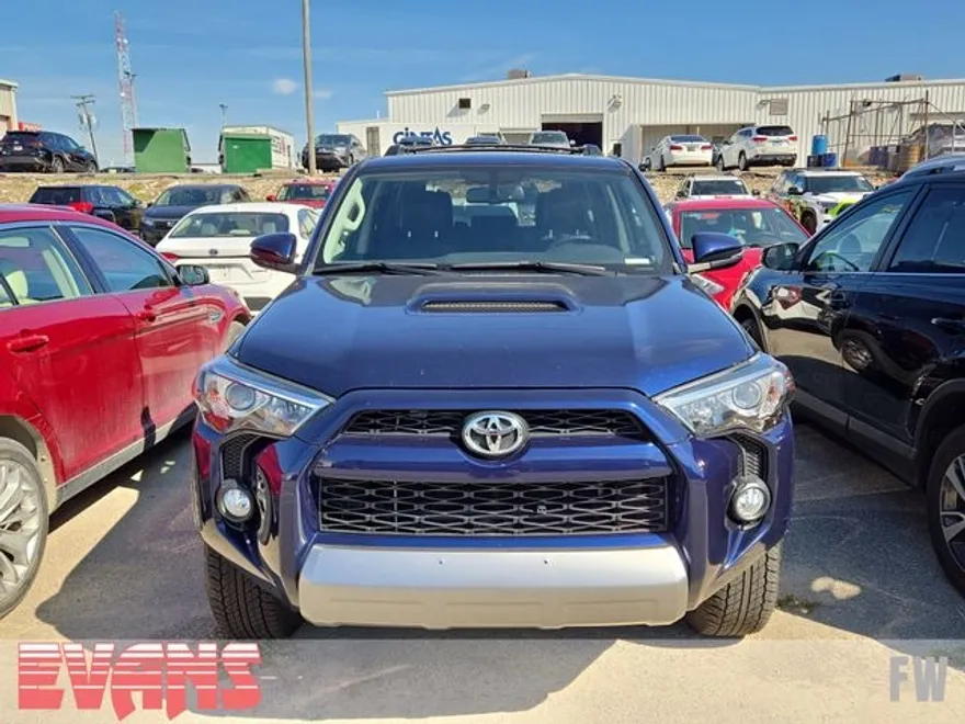 2018 Toyota 4Runner TRD Off-Road Premium photo 1