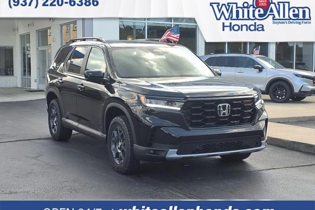 2025 Honda Pilot TrailSport photo 1