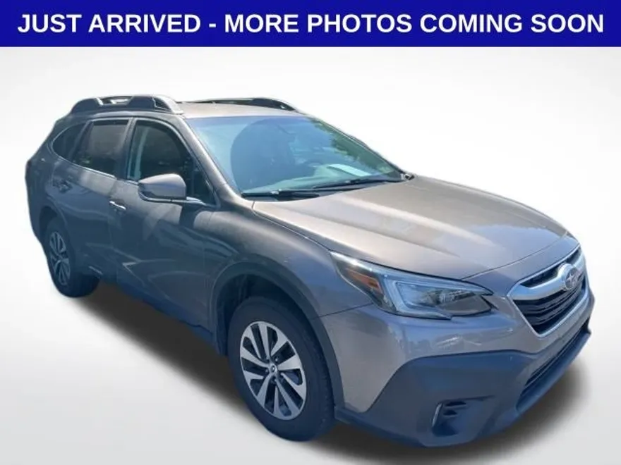 2022 Subaru Outback Premium photo 1