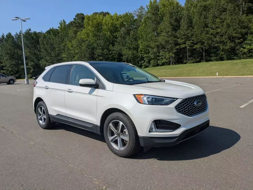 2023 Ford Edge SEL photo 1