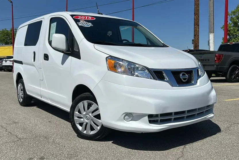 2018 Nissan NV200 SV photo 1