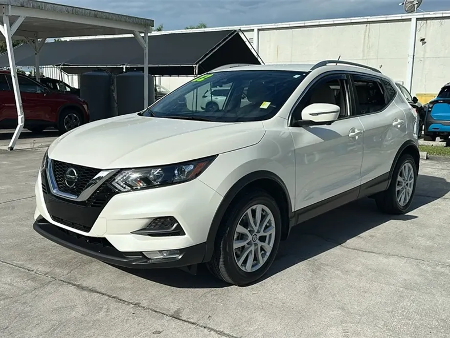 2022 Nissan Rogue Sport SV photo 1