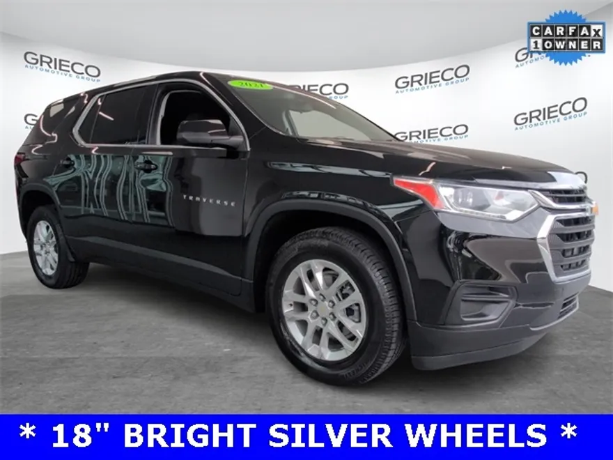 2021 Chevrolet Traverse LS photo 1