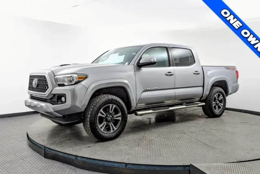 2019 Toyota Tacoma 4x4 TRD Sport Double Cab photo 1