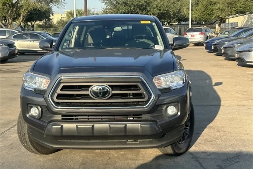 2022 Toyota Tacoma SR5 V6 photo 1