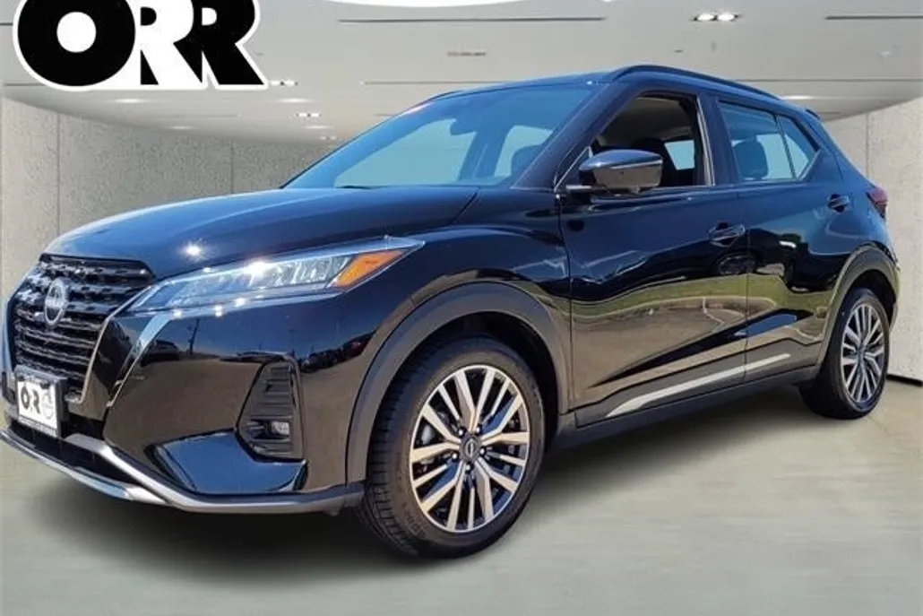 2024 Nissan Kicks SR photo 1