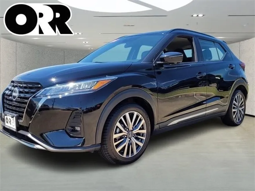 2024 Nissan Kicks SR photo 1