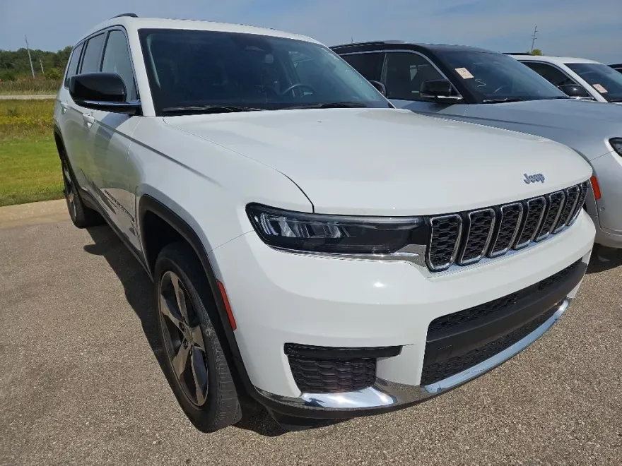 2022 Jeep Grand Cherokee Limited photo 1