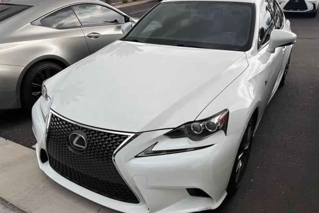 2016 Lexus IS 350 photo 1