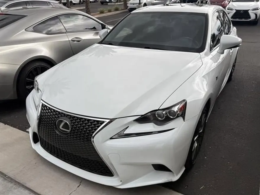 2016 Lexus IS 350 photo 1