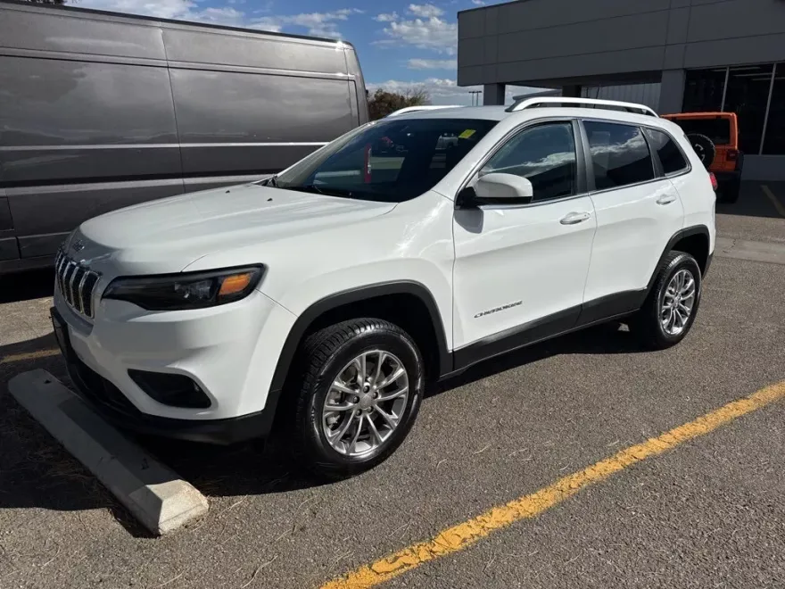 2019 Jeep Cherokee Latitude photo 1