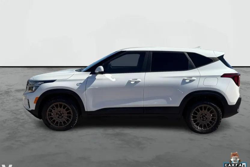 2024 Kia Seltos LX photo 1