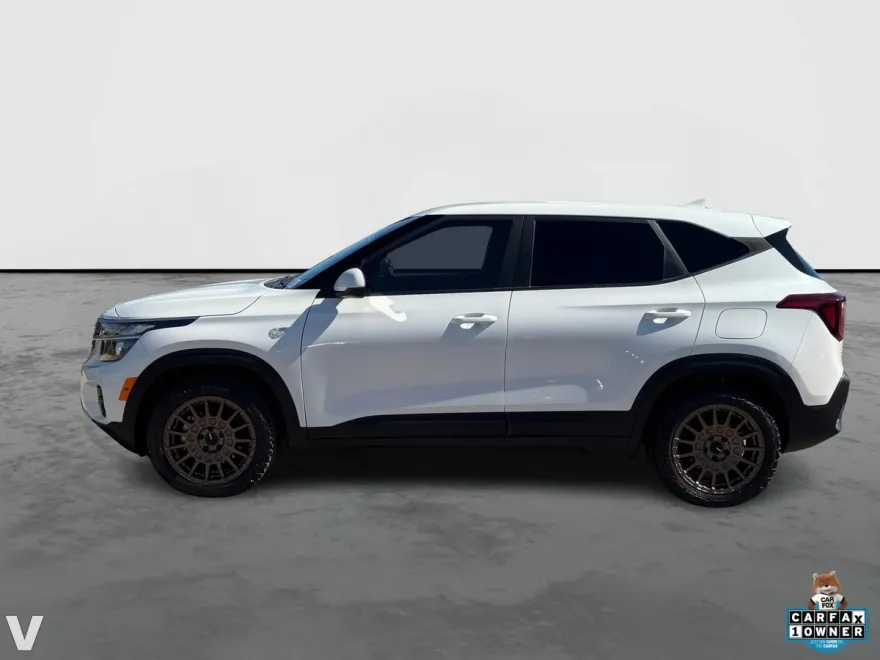 2024 Kia Seltos LX photo 1