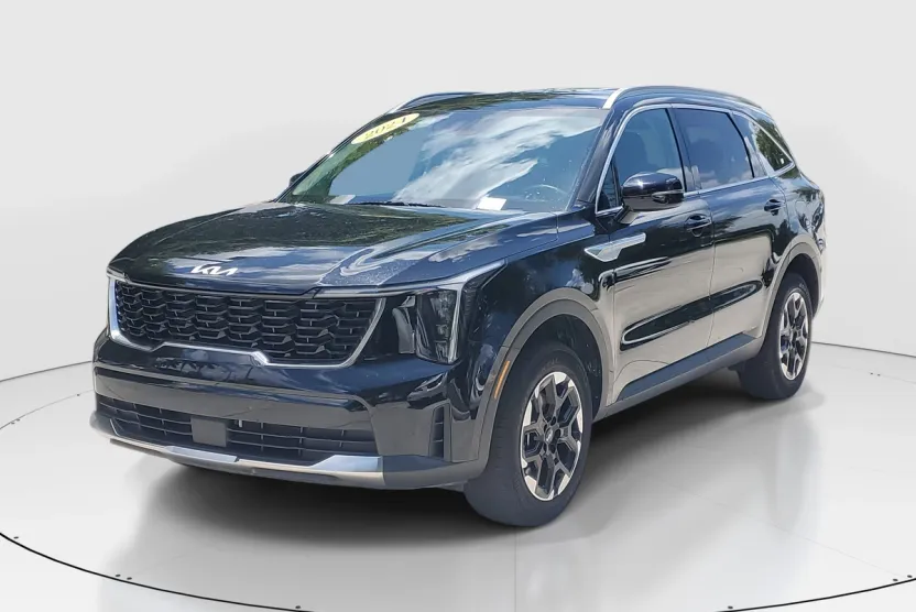 2024 Kia Sorento S photo 1