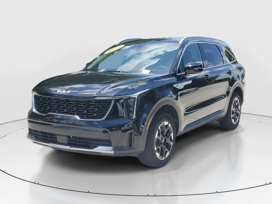 2024 Kia Sorento S photo 1