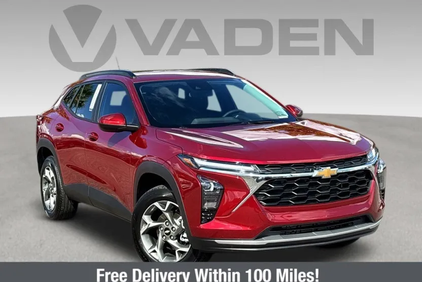 2025 Chevrolet Trax LT photo 1