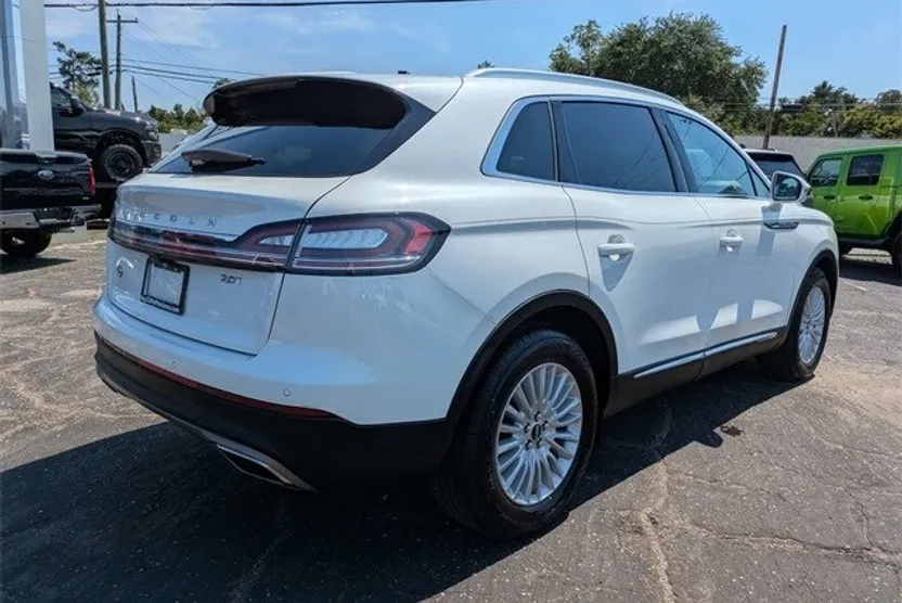 2020 Lincoln Nautilus Standard photo 1