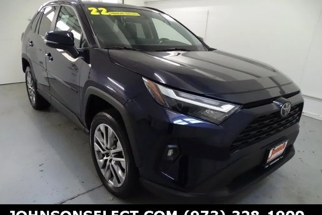 2022 Toyota RAV4 XLE Premium photo 1
