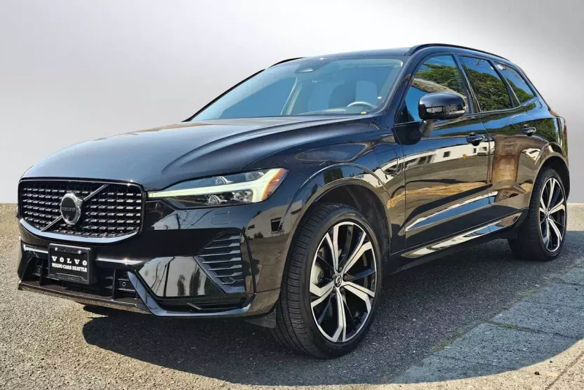 2023 Volvo XC60 Recharge Hybrid Ultimate photo 1