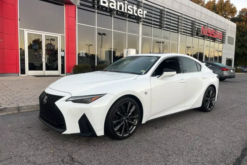2022 Lexus IS 350 F SPORT photo 1