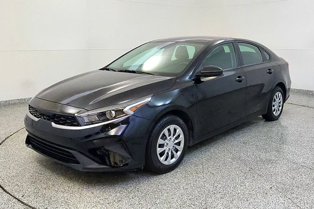 2024 Kia Forte LX photo 1