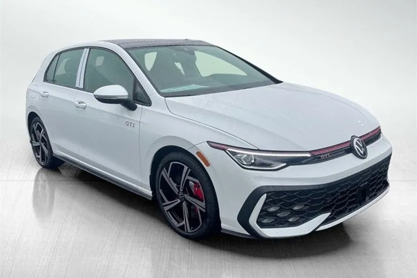 2025 Volkswagen Golf GTI SE photo 1