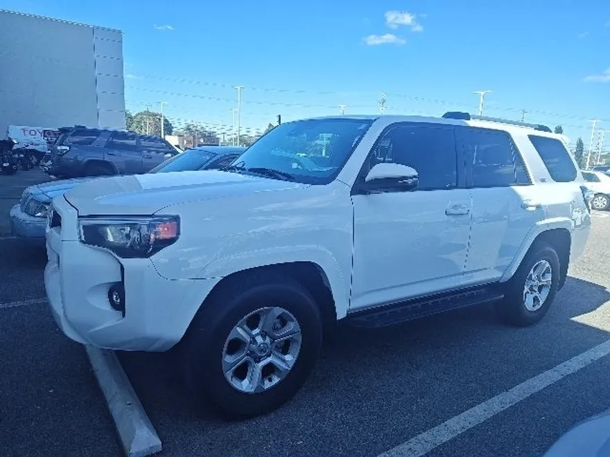 2023 Toyota 4Runner SR5 Premium photo 1