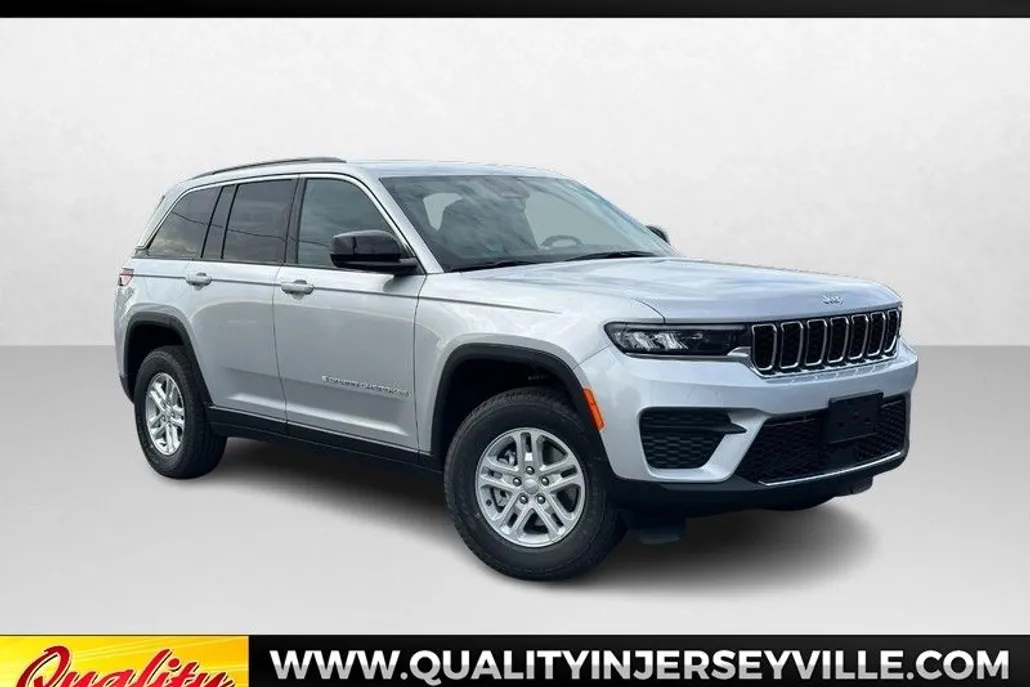 2025 Jeep Grand Cherokee Laredo photo 1