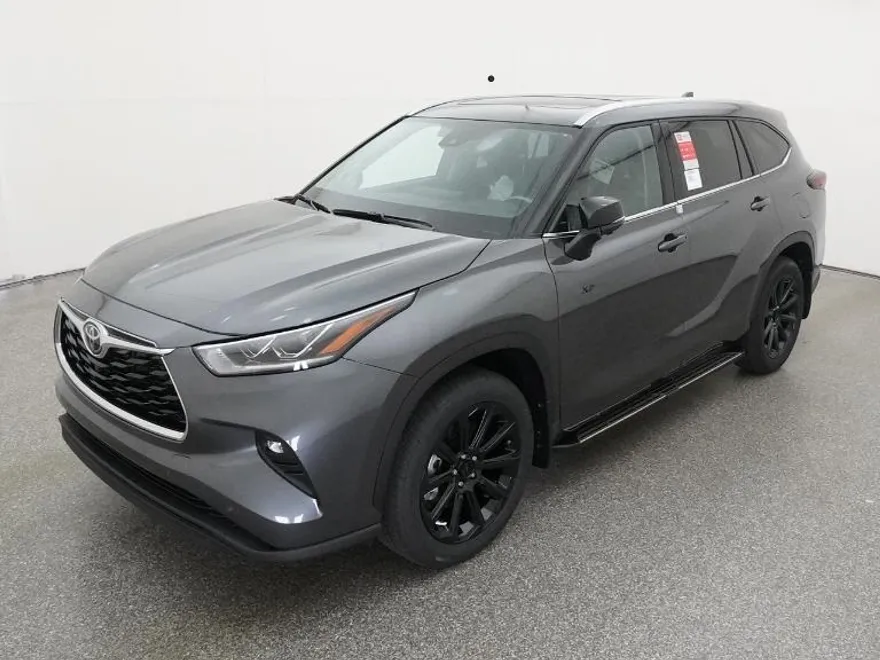 2025 Toyota Highlander XLE Limited photo 1