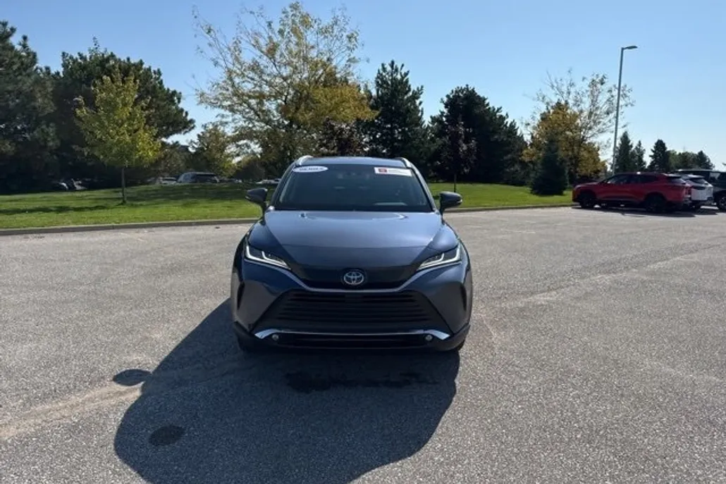 2024 Toyota Venza photo 1