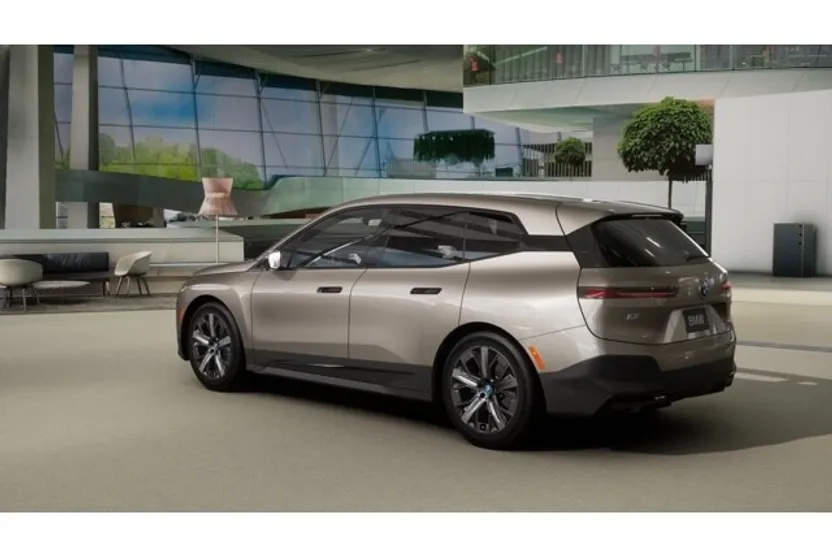 2025 Bmw iX photo 1