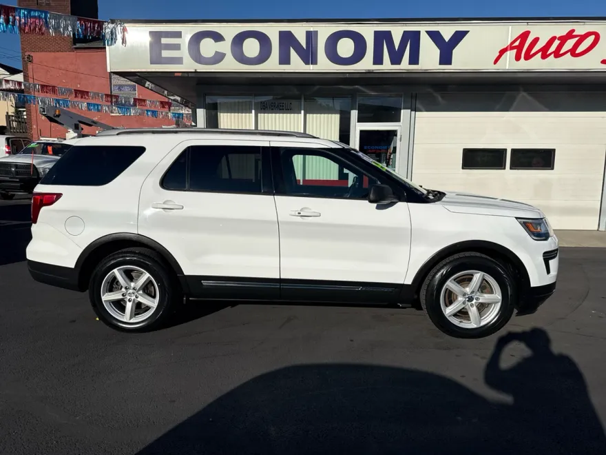 2018 Ford Explorer XLT photo 1