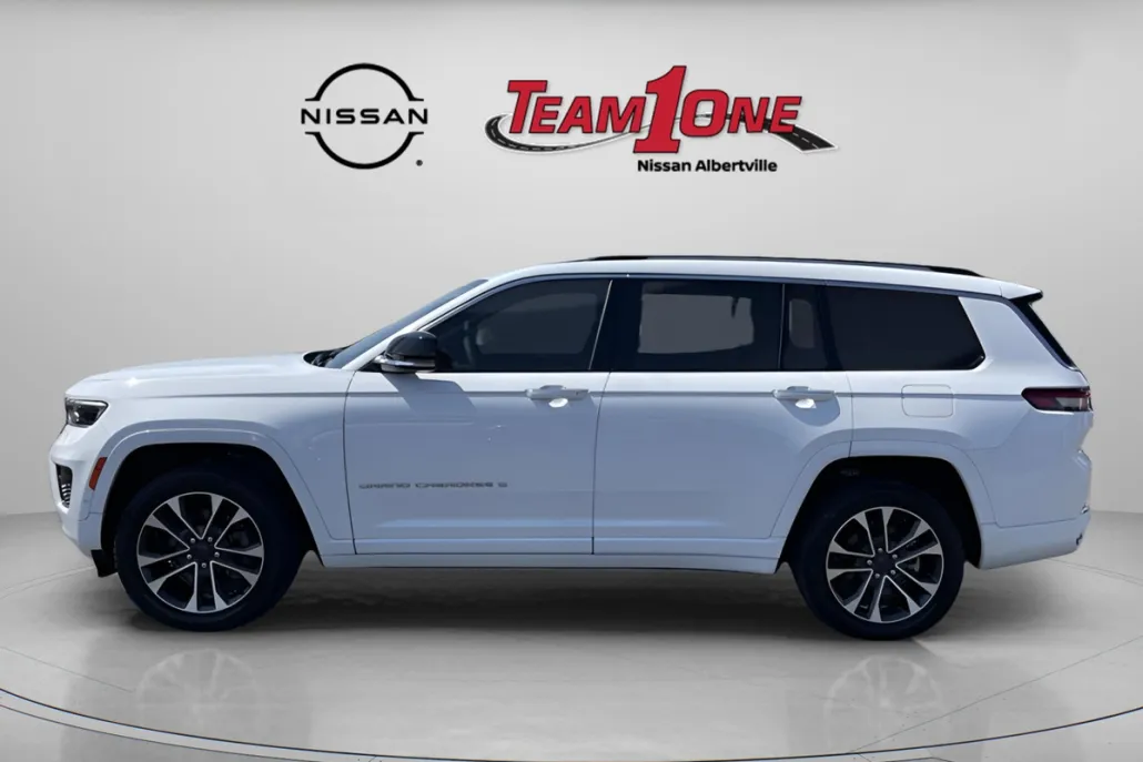2023 Jeep Grand Cherokee Overland photo 1
