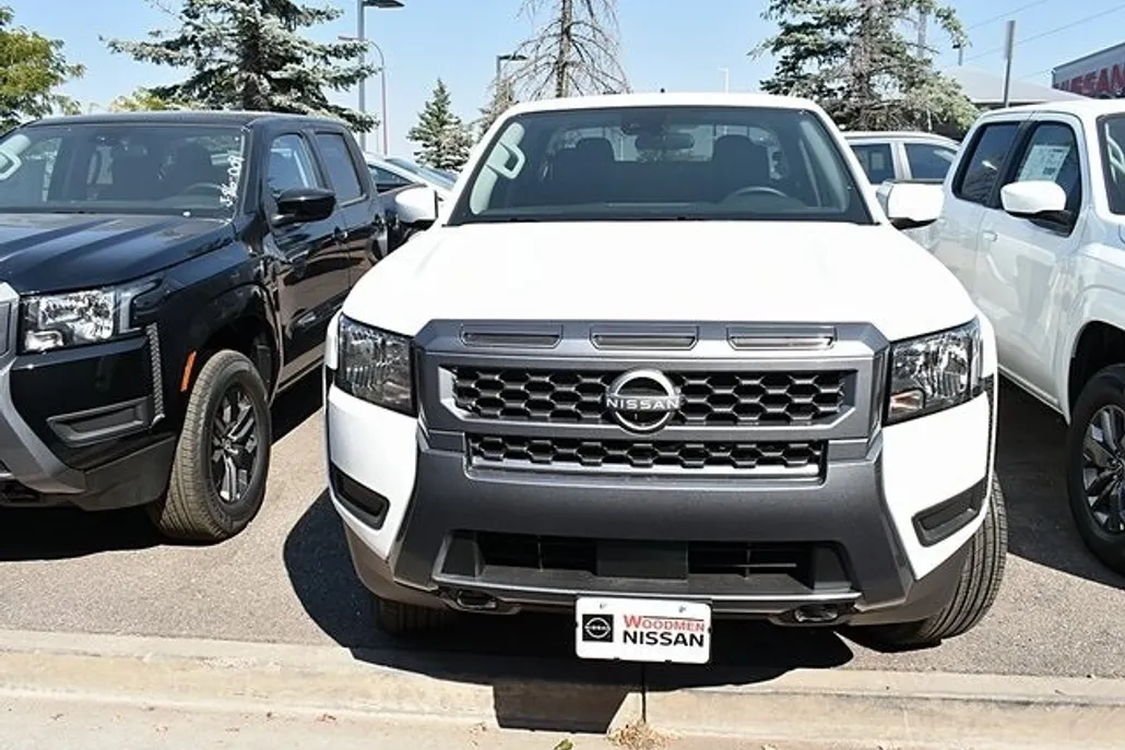 2025 Nissan Frontier SV photo 1