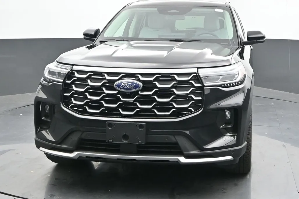 2025 Ford Explorer Platinum photo 1