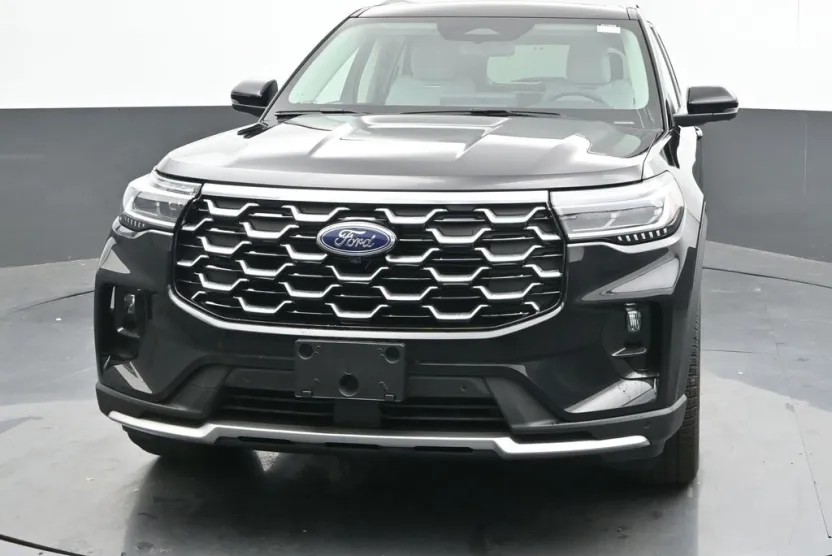 2025 Ford Explorer Platinum photo 1