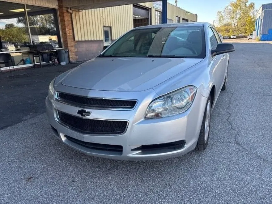 2011 Chevrolet Malibu LS photo 1