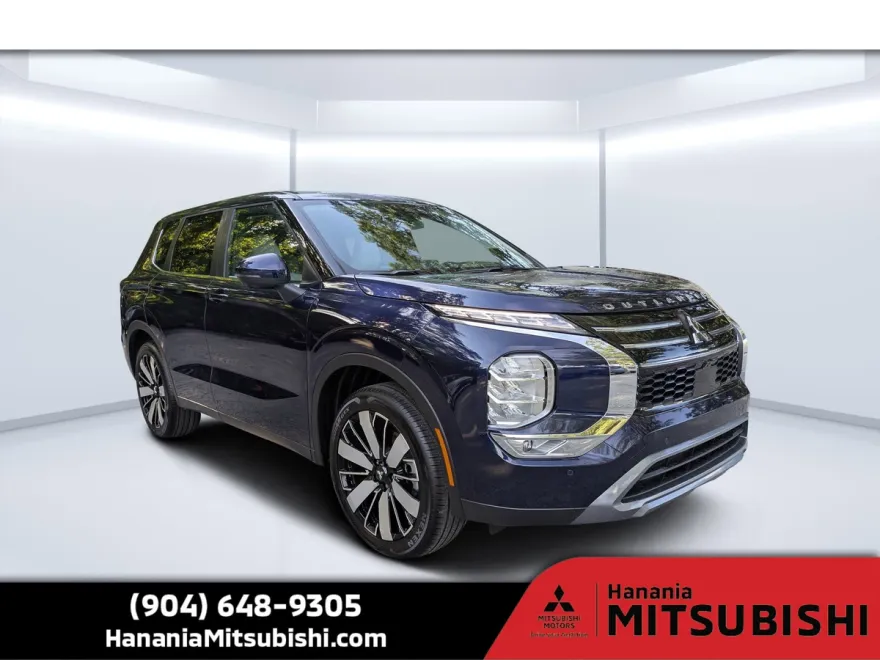 2025 Mitsubishi Outlander SE photo 1