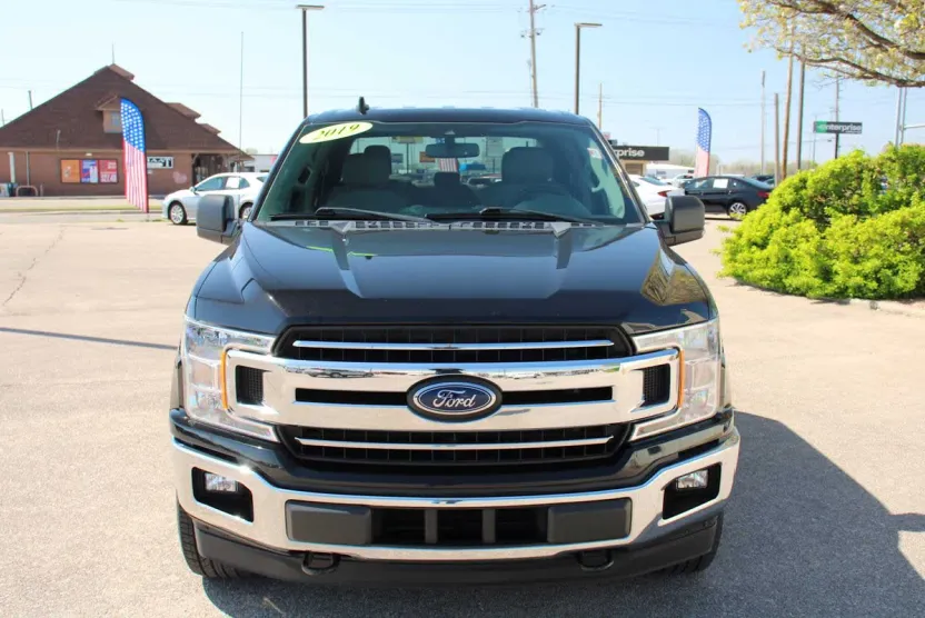 2019 Ford F-150 XLT photo 1