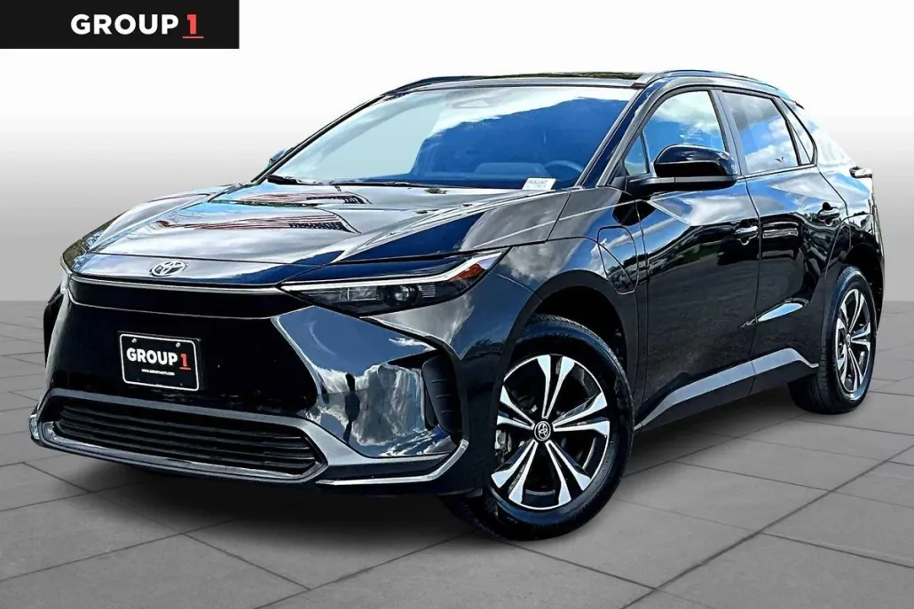 2024 Toyota bZ4X XLE photo 1