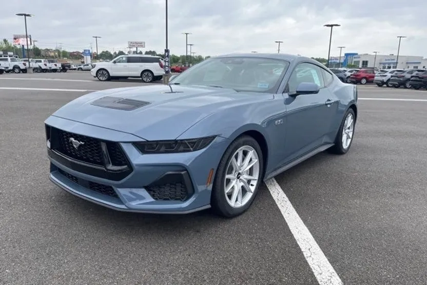 2025 Ford Mustang GT Premium photo 1