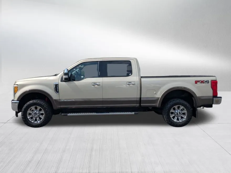 2017 Ford F-250 Lariat photo 1