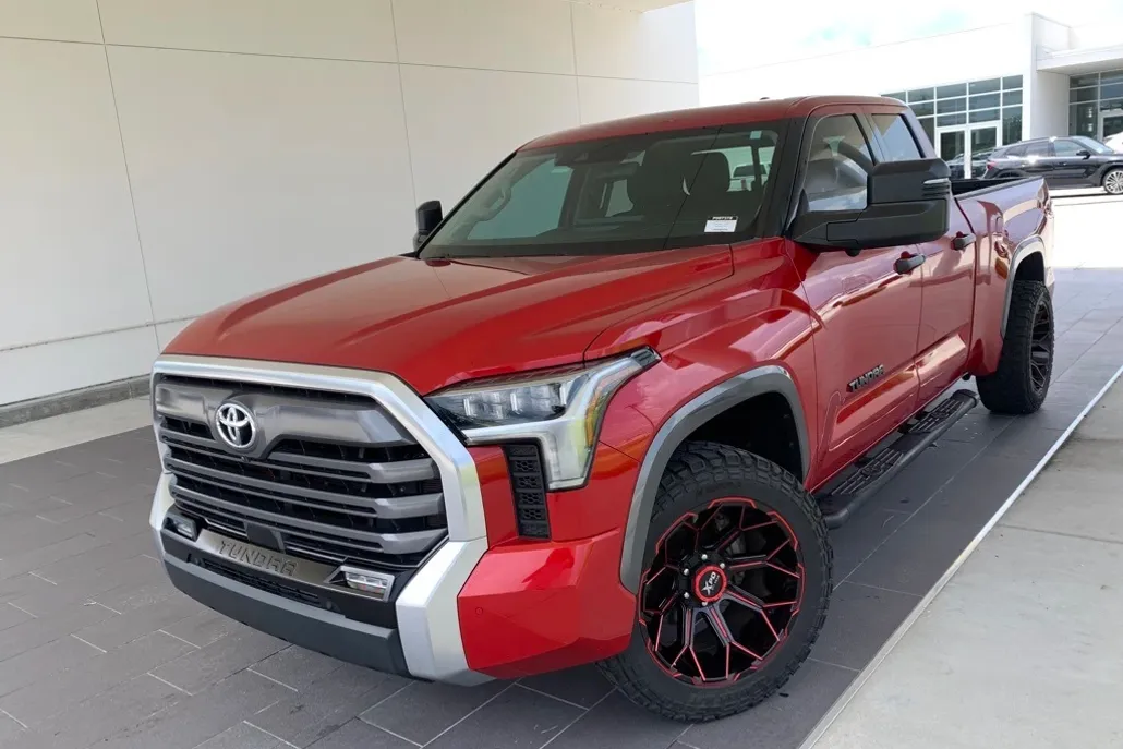 2022 Toyota Tundra Limited photo 1