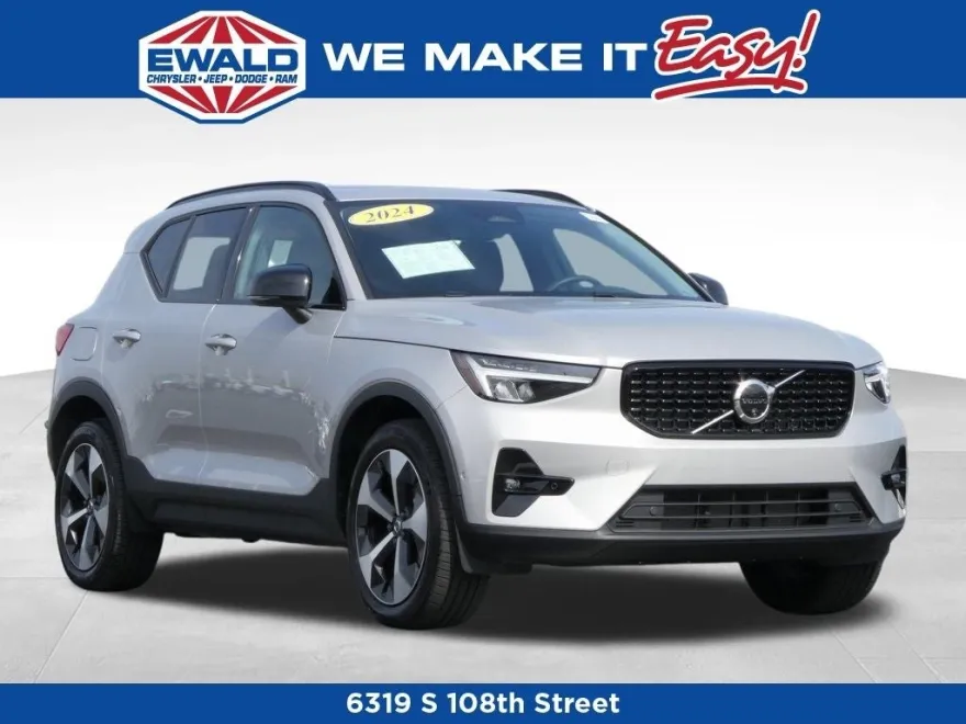 2024 Volvo XC40 Plus photo 1
