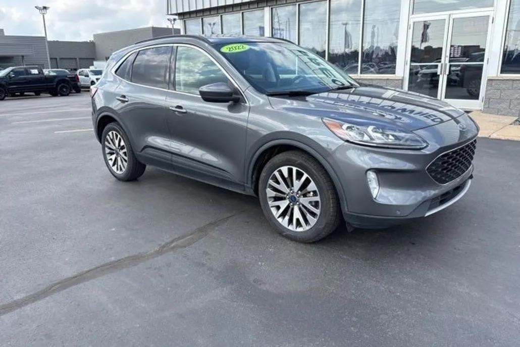 2022 Ford Escape Titanium photo 1