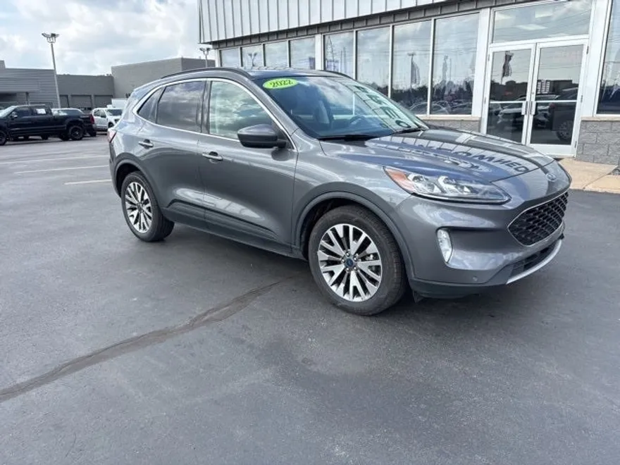 2022 Ford Escape Titanium photo 1
